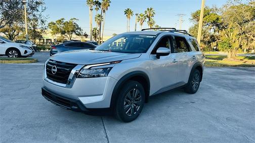 2025 Nissan Pathfinder SV