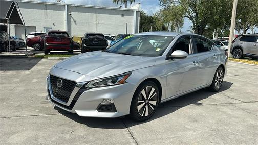 2022 Nissan Altima 2.5 SV