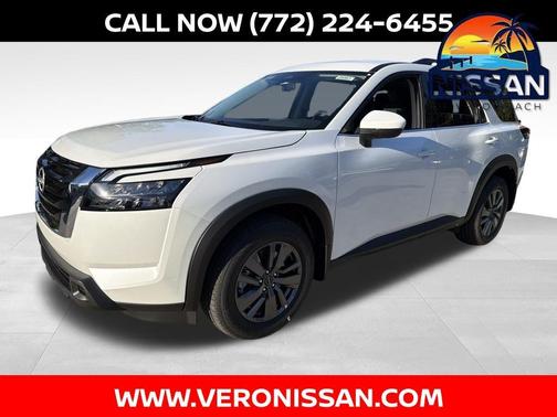 2025 Nissan Pathfinder SV