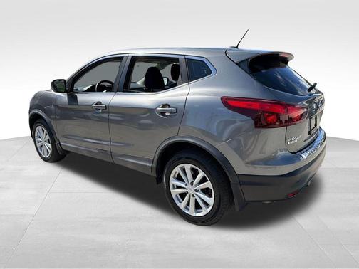 Gun Metallic 2017 Nissan Rogue Sport S