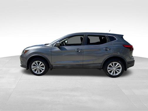 Gun Metallic 2017 Nissan Rogue Sport S