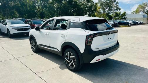 2025 Nissan Kicks SV