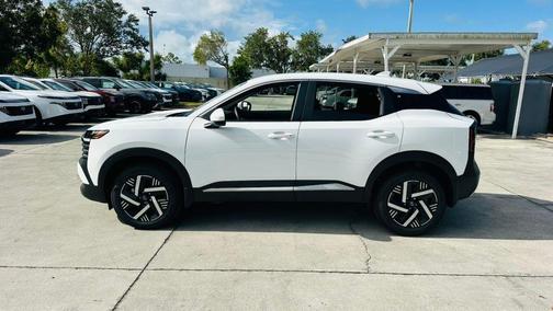 2025 Nissan Kicks SV