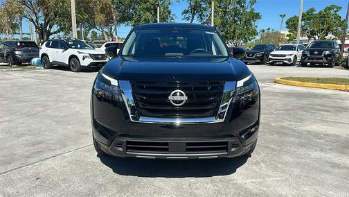 2025 Nissan Pathfinder S
