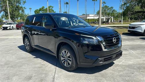 2025 Nissan Pathfinder S