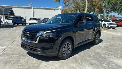 2025 Nissan Pathfinder S