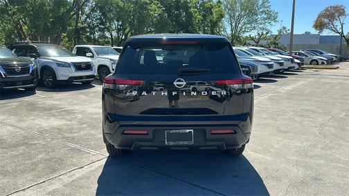 2025 Nissan Pathfinder S