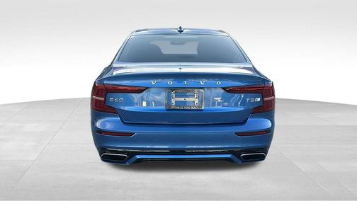 2020 Volvo S60 T5 R-Design
