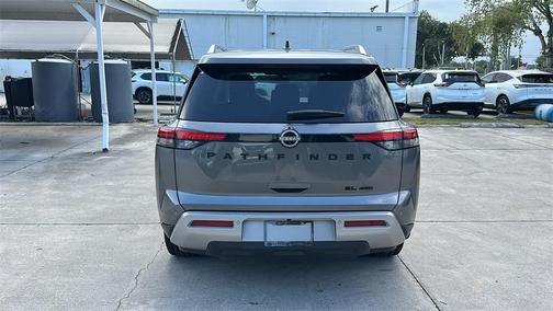 2022 Nissan Pathfinder SL