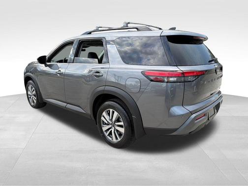 Gun Metallic 2026 Nissan Pathfinder SL