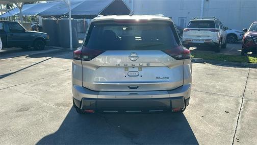 2025 Nissan Rogue SL