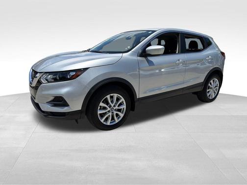 Brilliant Silver Metallic 2022 Nissan Rogue Sport S