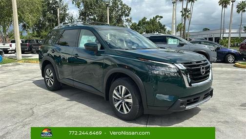 2025 Nissan Pathfinder SL