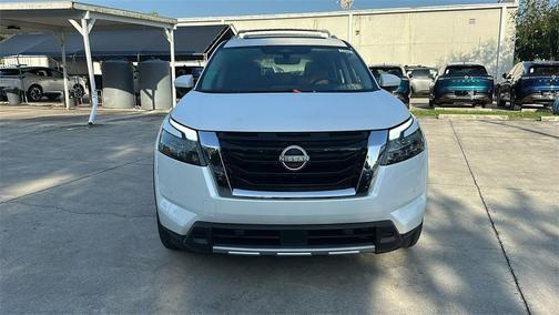 2025 Nissan Pathfinder Platinum