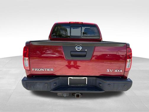 Red 2019 Nissan Frontier SV