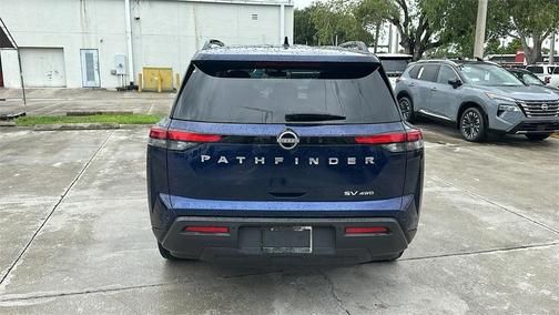 2024 Nissan Pathfinder SV