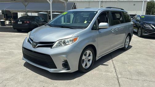 2020 Toyota Sienna LE