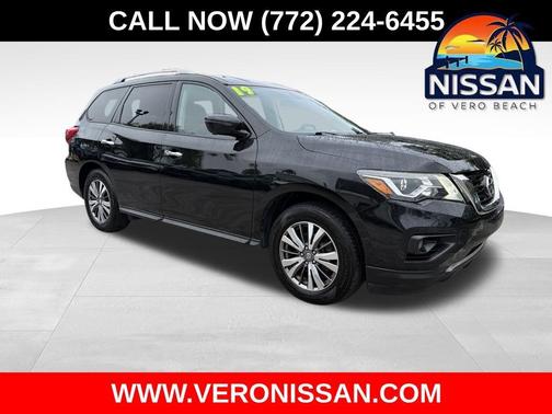 2019 Nissan Pathfinder SL