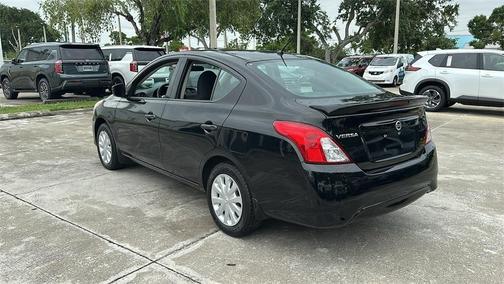 2017 Nissan Versa 1.6 S+