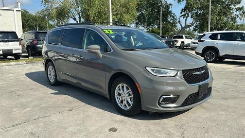 2022 Chrysler Pacifica Touring-L