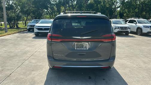 2022 Chrysler Pacifica Touring-L