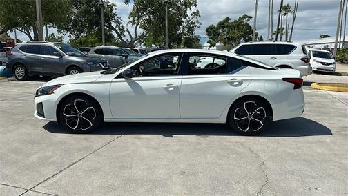 2023 Nissan Altima 2.5 SR