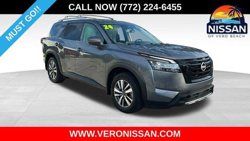 2024 Nissan Pathfinder SL