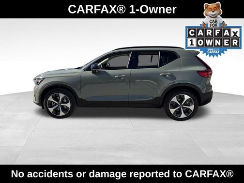 2024 Volvo XC40 B5 Plus Dark Theme