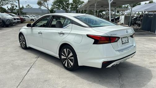 2021 Nissan Altima 2.5 SV
