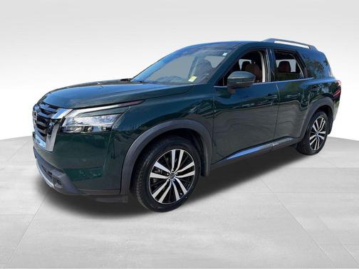 Obsidian Green 2024 Nissan Pathfinder Platinum