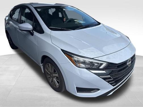 Gray Sky Pearl 2025 Nissan Versa 1.6 SV