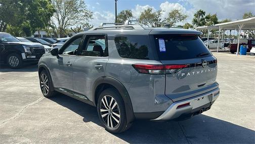 2025 Nissan Pathfinder Platinum