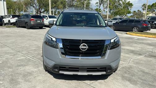 2025 Nissan Pathfinder Platinum