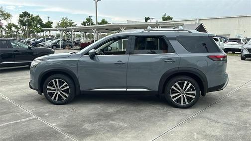 2025 Nissan Pathfinder Platinum