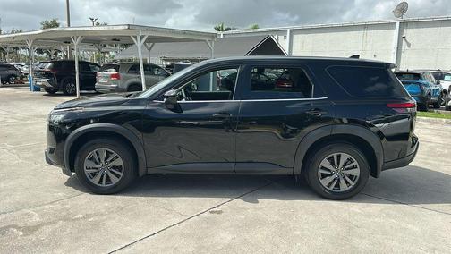 2024 Nissan Pathfinder S