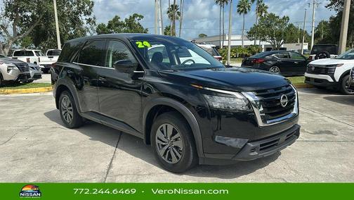 2024 Nissan Pathfinder S