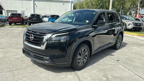 2024 Nissan Pathfinder S