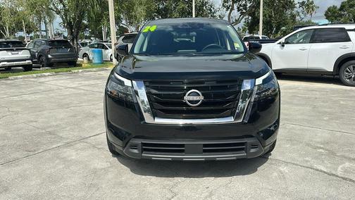 2024 Nissan Pathfinder S