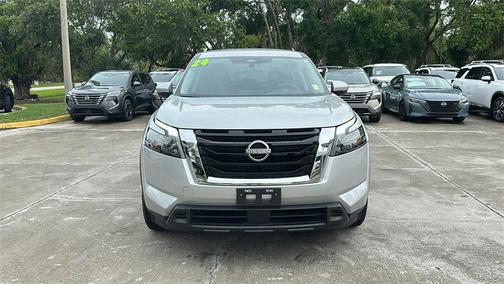 2024 Nissan Pathfinder SV