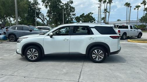 2023 Nissan Pathfinder SL
