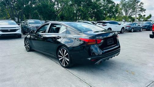 2022 Nissan Altima 2.5 SR