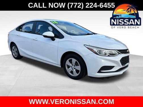 Summit White 2018 Chevrolet Cruze LS