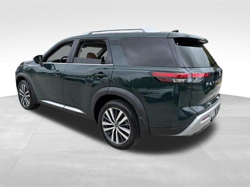 Obsidian Green 2022 Nissan Pathfinder Platinum