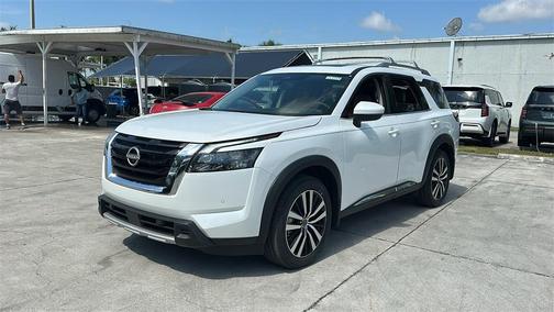 2025 Nissan Pathfinder Platinum