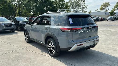 2025 Nissan Pathfinder Platinum
