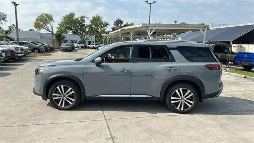 2025 Nissan Pathfinder Platinum