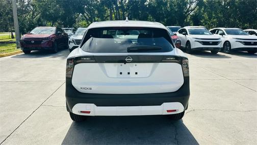2026 Nissan Kicks SV