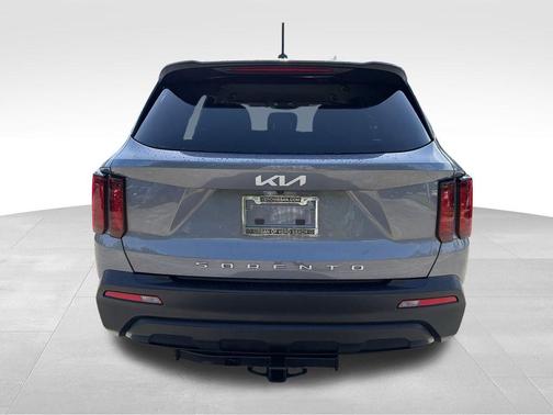 Silver 2022 Kia Sorento LX