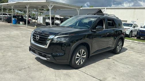 2025 Nissan Pathfinder SL