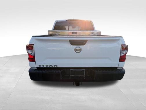 2022 Nissan Titan S